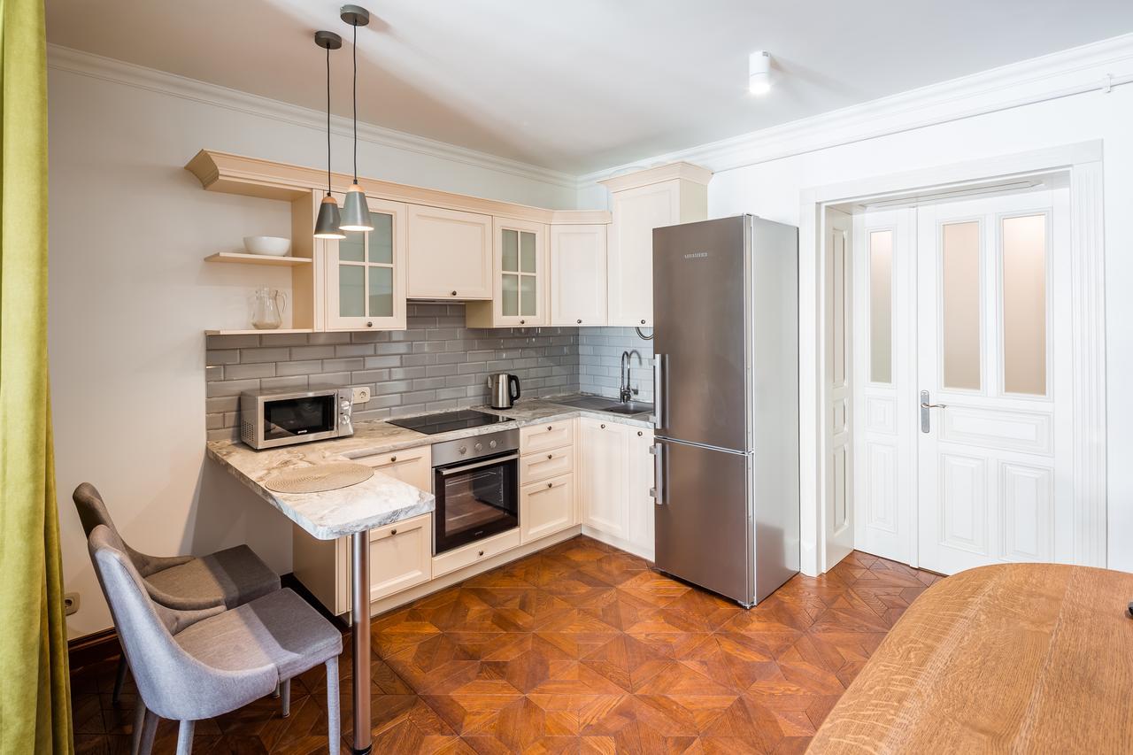 Appartement Romari Апартименти Площа Ринок à Lviv Extérieur photo