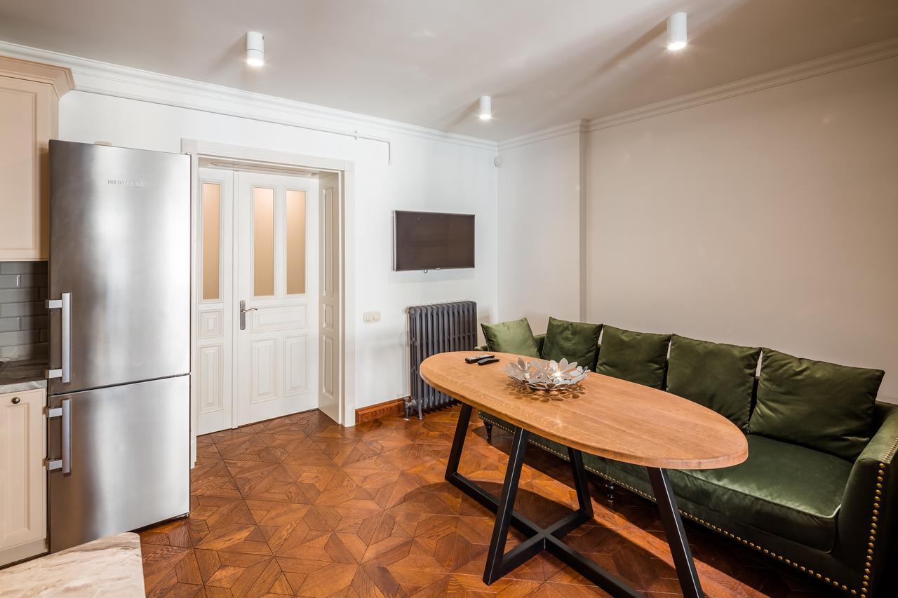 Appartement Romari Апартименти Площа Ринок à Lviv Extérieur photo